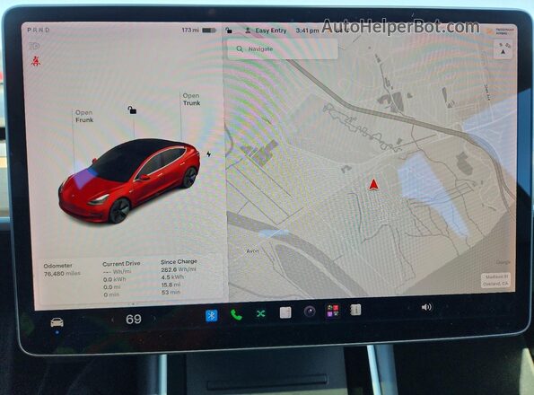 5YJ3E1EB6JF104770 2018 TESLA MODEL Red ხელსაწყოთა პანელის ხედი