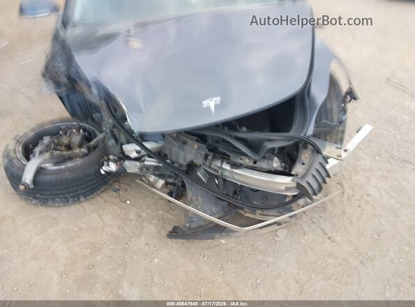 5YJ3E1EB6JF119463 2018 TESLA MODEL 3 Gray Հետևի տեսք