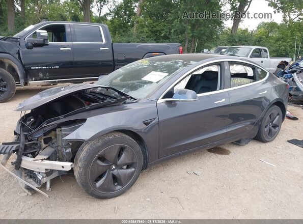 5YJ3E1EB6JF119463 2018 TESLA MODEL 3 Gray Առջևի ձախ երեք քառորդ տեսարան
