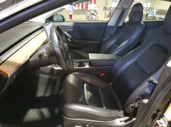5YJ3E1EB6JF178691 2018 TESLA MODEL Black Вид салону спереду