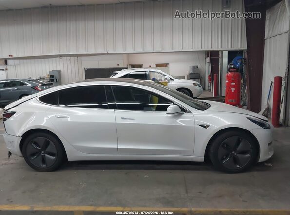 5YJ3E1EB6JF181431 2018 TESLA MODEL 3 White Вид панелі приладів