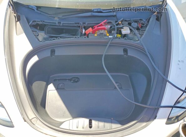 5YJ3E1EB6LF742343 2020 TESLA MODEL White Rear interior view