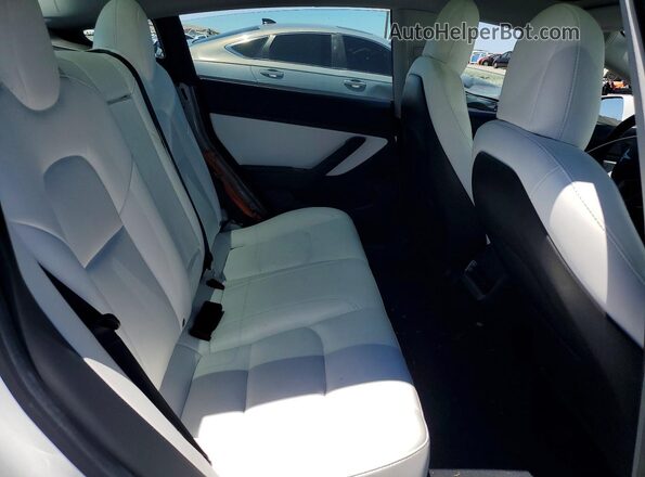 5YJ3E1EB6LF742343 2020 TESLA MODEL White Rear seats view