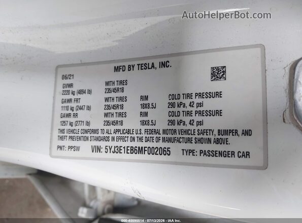 5YJ3E1EB6MF002065 2021 TESLA MODEL 3 White Widok komory silnika