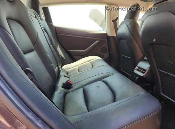 5YJ3E1EB6MF054506 2021 TESLA MODEL Gray Widok tylnych siedzeń