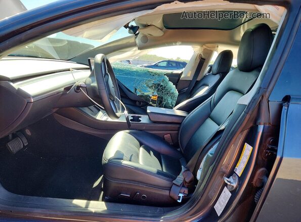 5YJ3E1EB6NF129352 2022 TESLA MODEL Gray Вид салону спереду