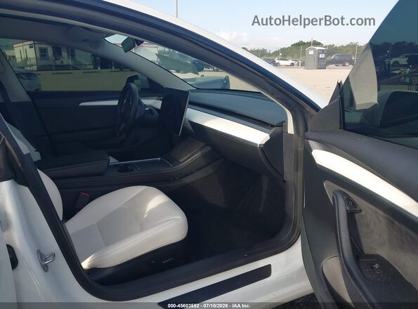 5YJ3E1EB6NF269353 2022 TESLA MODEL 3 White Vista interior delantera