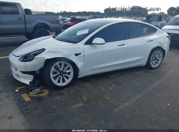 5YJ3E1EB6NF269353 2022 TESLA MODEL 3 White Vista tres cuartos delantera izquierda