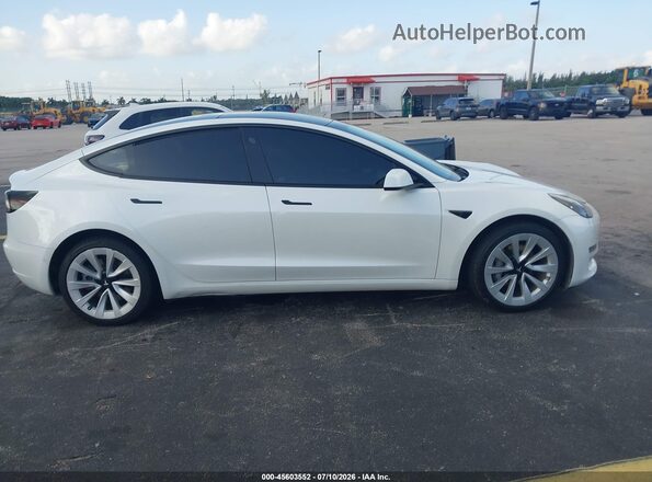 5YJ3E1EB6NF269353 2022 TESLA MODEL 3 White Vista del cuadro de instrumentos