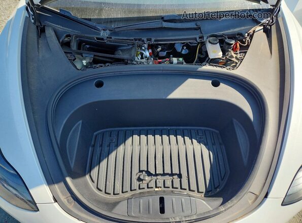 5YJ3E1EB6NF344911 2022 TESLA MODEL White Widok wnętrza z tyłu