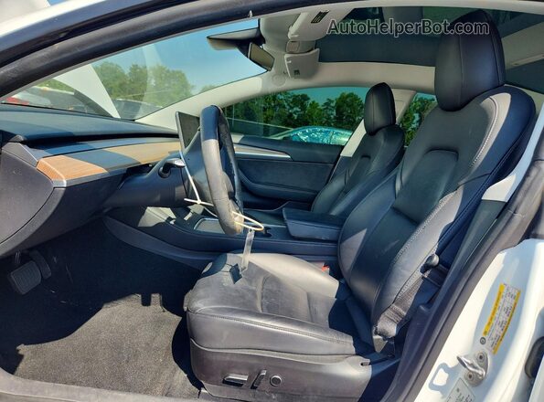 5YJ3E1EB6NF344911 2022 TESLA MODEL White Widok wnętrza z przodu
