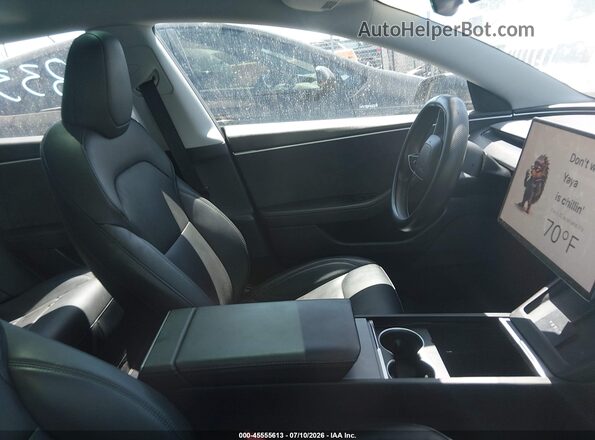5YJ3E1EB6RF833766 2024 TESLA MODEL 3 Black Widok wnętrza z przodu