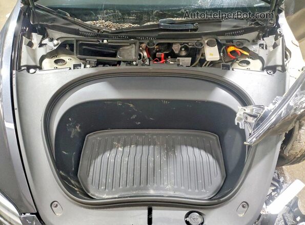 5YJ3E1EB6SF053420 2025 TESLA MODEL Gray Widok wnętrza z tyłu