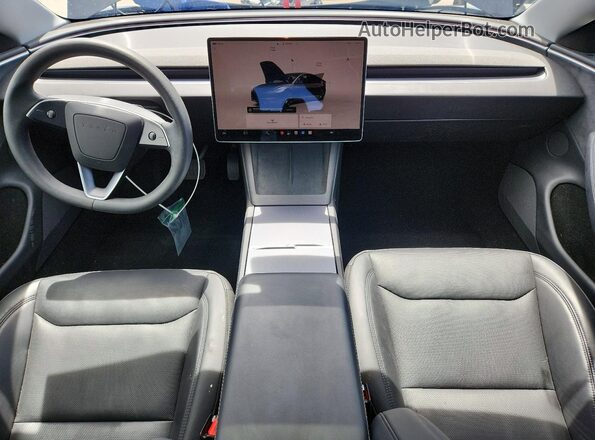 5YJ3E1EB6SF054356 2025 TESLA MODEL Gray Vista del salpicadero
