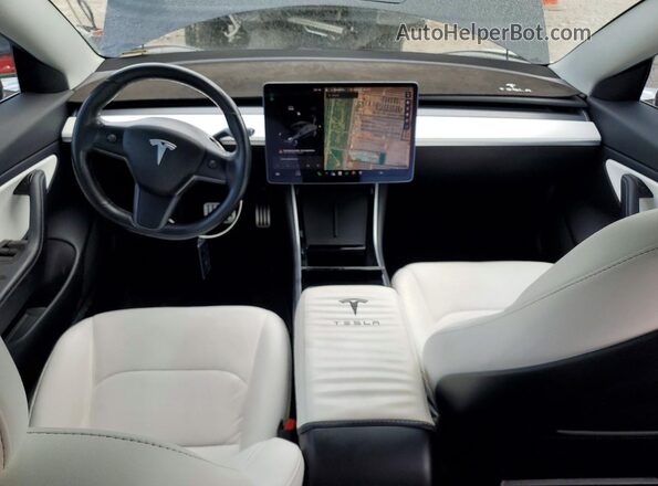 5YJ3E1EB7JF055143 2018 TESLA MODEL Gray Dashboard view
