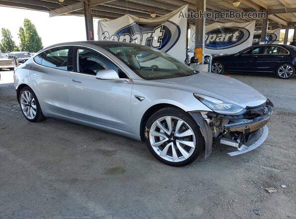 5YJ3E1EB7JF069253 2018 TESLA MODEL Silver Delantero derecho