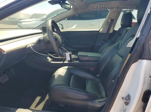 5YJ3E1EB7LF798226 2020 TESLA MODEL White Widok wnętrza z przodu
