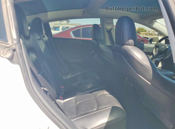 5YJ3E1EB7LF798226 2020 TESLA MODEL White Widok tylnych siedzeń