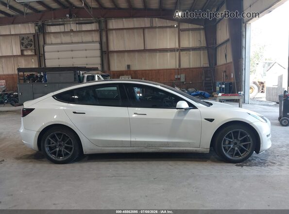 5YJ3E1EB7NF183341 2022 TESLA MODEL 3 Белый Вид задней части салона