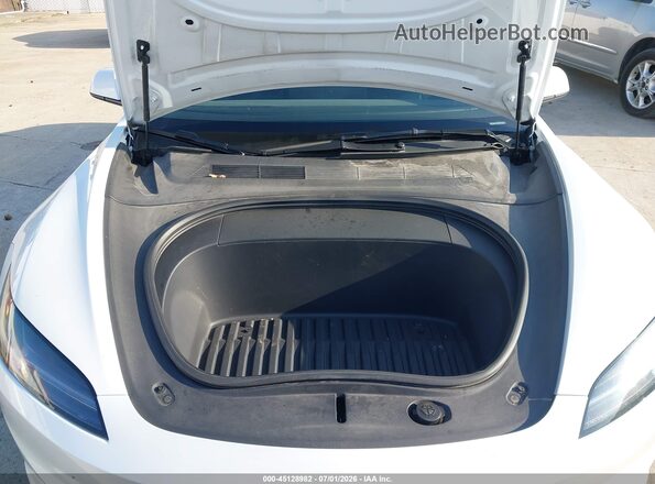 5YJ3E1EB7RF746281 2024 TESLA MODEL 3 Белый Вид сзади