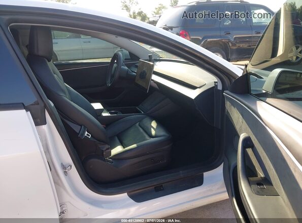 5YJ3E1EB7RF746281 2024 TESLA MODEL 3 Белый Вид салона спереди
