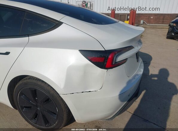 5YJ3E1EB7RF746281 2024 TESLA MODEL 3 Белый Вид спереди