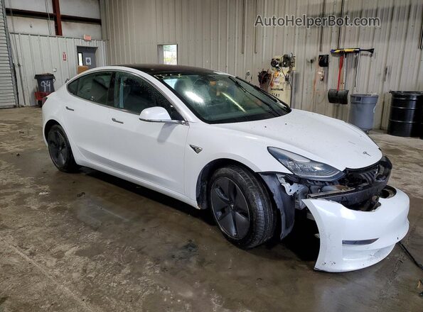 5YJ3E1EB8JF093884 2018 TESLA MODEL White Передня права чверть