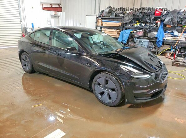 5YJ3E1EB8MF077544 2021 TESLA MODEL Черный Передняя правая четверть