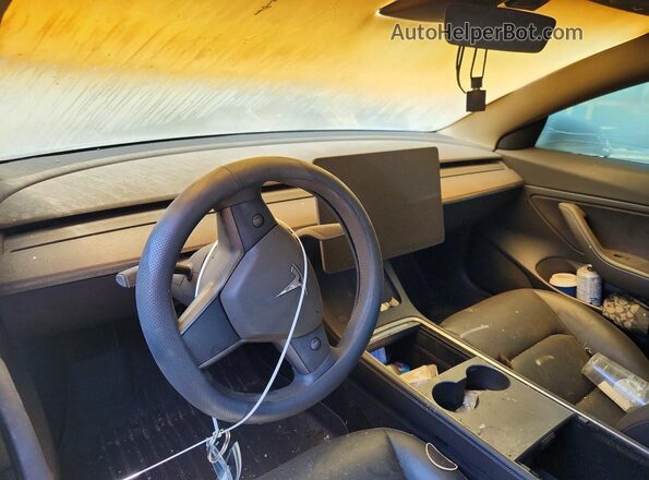 5YJ3E1EB8MF924482 2021 TESLA MODEL Синий Вид панели приборов