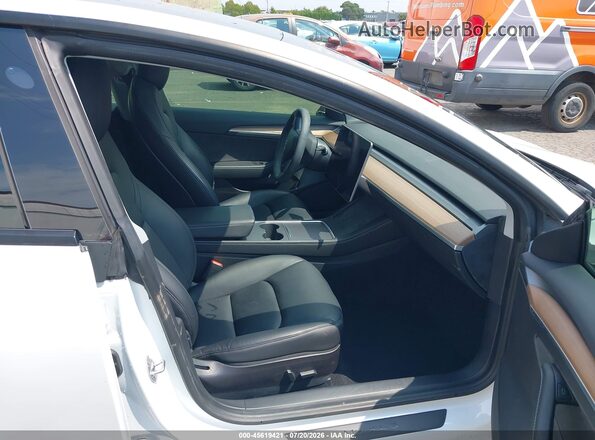 5YJ3E1EB8MF997982 2021 TESLA MODEL 3 White Вид салону спереду