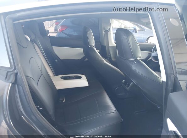 5YJ3E1EB9JF085650 2018 TESLA MODEL 3 Gray VIN կոդի պիտակի տեսք