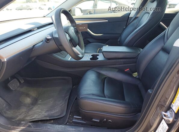 5YJ3E1EB9NF208109 2022 TESLA MODEL Gray Front interior view