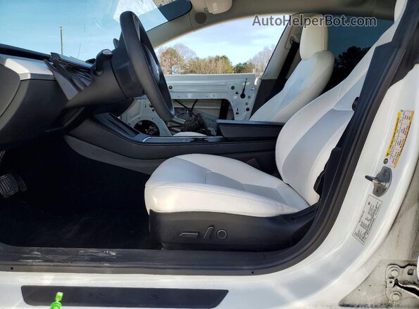 5YJ3E1EB9NF234581 2022 TESLA OTHER White Widok wnętrza z przodu