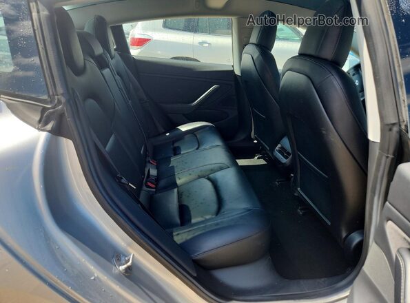 5YJ3E1EBXJF065262 2018 TESLA MODEL Silver Vista de los asientos traseros