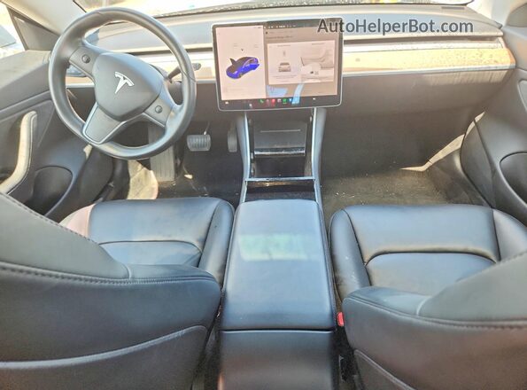 5YJ3E1EBXJF065262 2018 TESLA MODEL Silver Vista del salpicadero