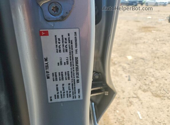 5YJ3E1EBXJF065262 2018 TESLA MODEL Silver Vista del compartimento del motor