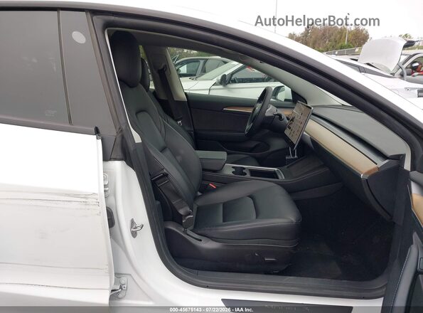 5YJ3E1EBXNF275740 2022 TESLA MODEL 3 White Widok wnętrza z przodu