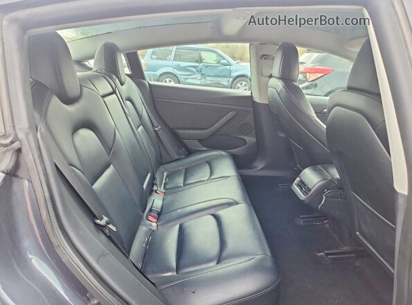 5YJ3E1EBXNF290139 2022 TESLA MODEL Gray Rear seats view