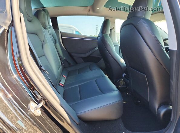 5YJ3E1EBXRF793000 2024 TESLA MODEL Black უკანა სავარძლების ხედი
