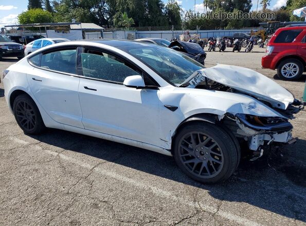 5YJ3E1EBXSF019125 2025 TESLA MODEL White Delantero derecho