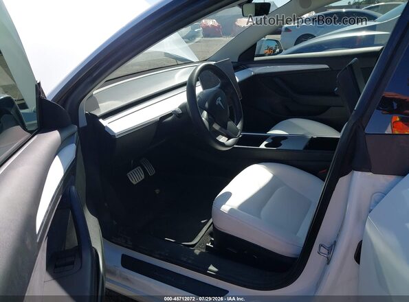 5YJ3E1EC0MF093696 2021 TESLA MODEL 3 White Вид салону спереду