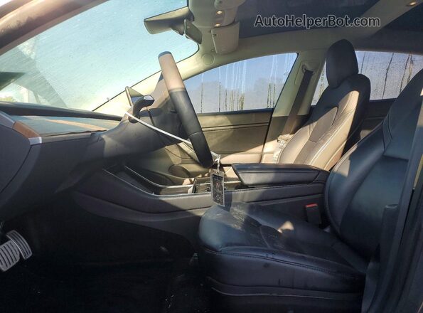 5YJ3E1EC1LF736149 2020 TESLA MODEL Gray Front interior view