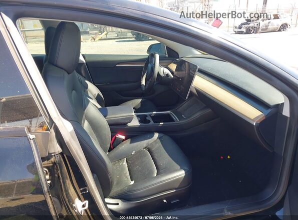5YJ3E1EC1NF243848 2022 TESLA MODEL 3 Черный Вид салона спереди