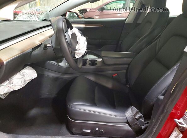 5YJ3E1EC5MF990982 2021 TESLA MODEL Красный Вид салона спереди