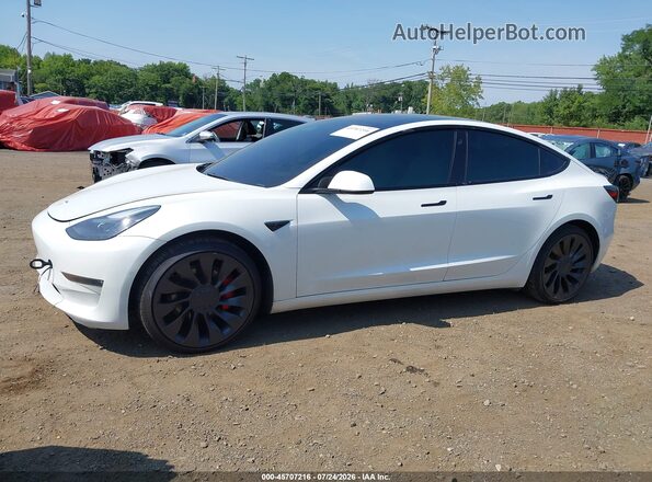 5YJ3E1EC5NF359120 2022 TESLA MODEL 3 White 360 interior view