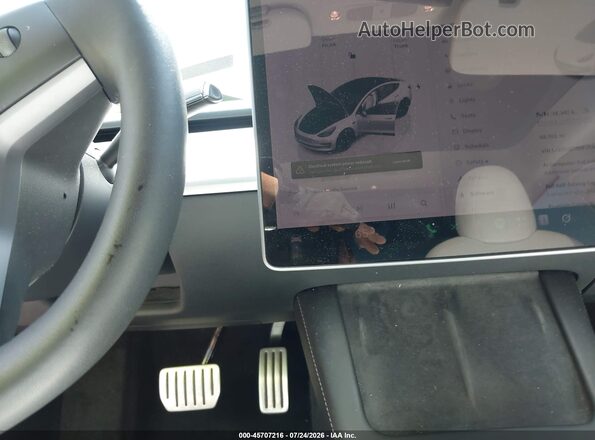 5YJ3E1EC5NF359120 2022 TESLA MODEL 3 White Dashboard view