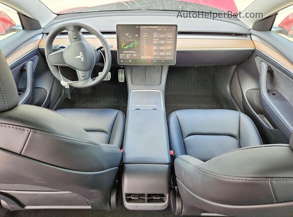 5YJ3E1EC7PF595030 2023 TESLA MOD Red Առջևի վահանակի տեսք