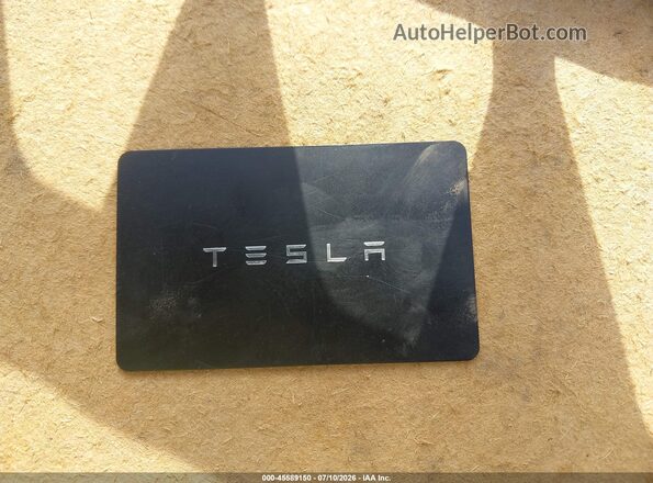 5YJ3E1EC8MF044035 2021 TESLA MODEL 3 Красный Вид панели приборов