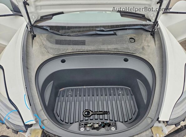 5YJ3E1EC9MF077884 2021 TESLA MODEL White Rear interior view