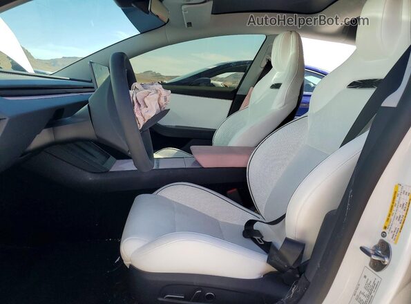 5YJ3E1ET2SF079750 2025 TESLA MODEL Белый Вид салона спереди